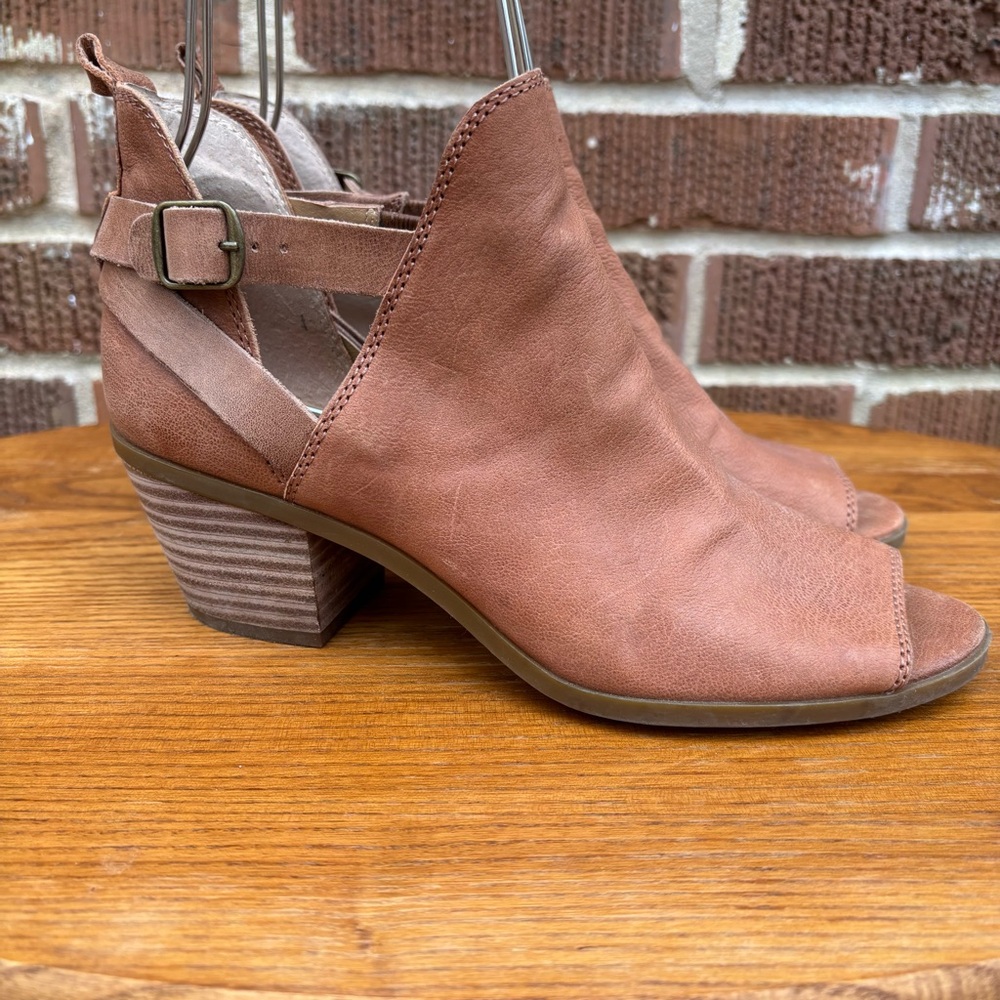 Lucky Brand Shoes Open Toe Booties Stacked Heel Soft leather Tan Brown 6.5